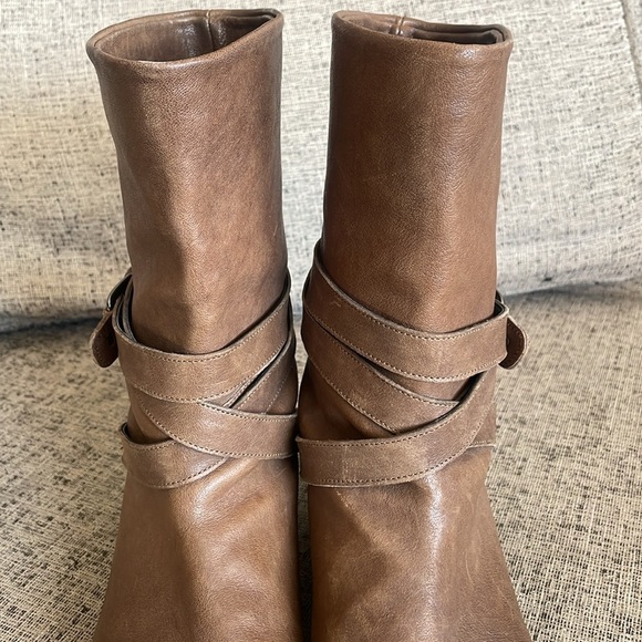 Stuart Weitzman Ranch Dressing Moto Brown Leather Booties Size 9.5 - Picture 7 of 16